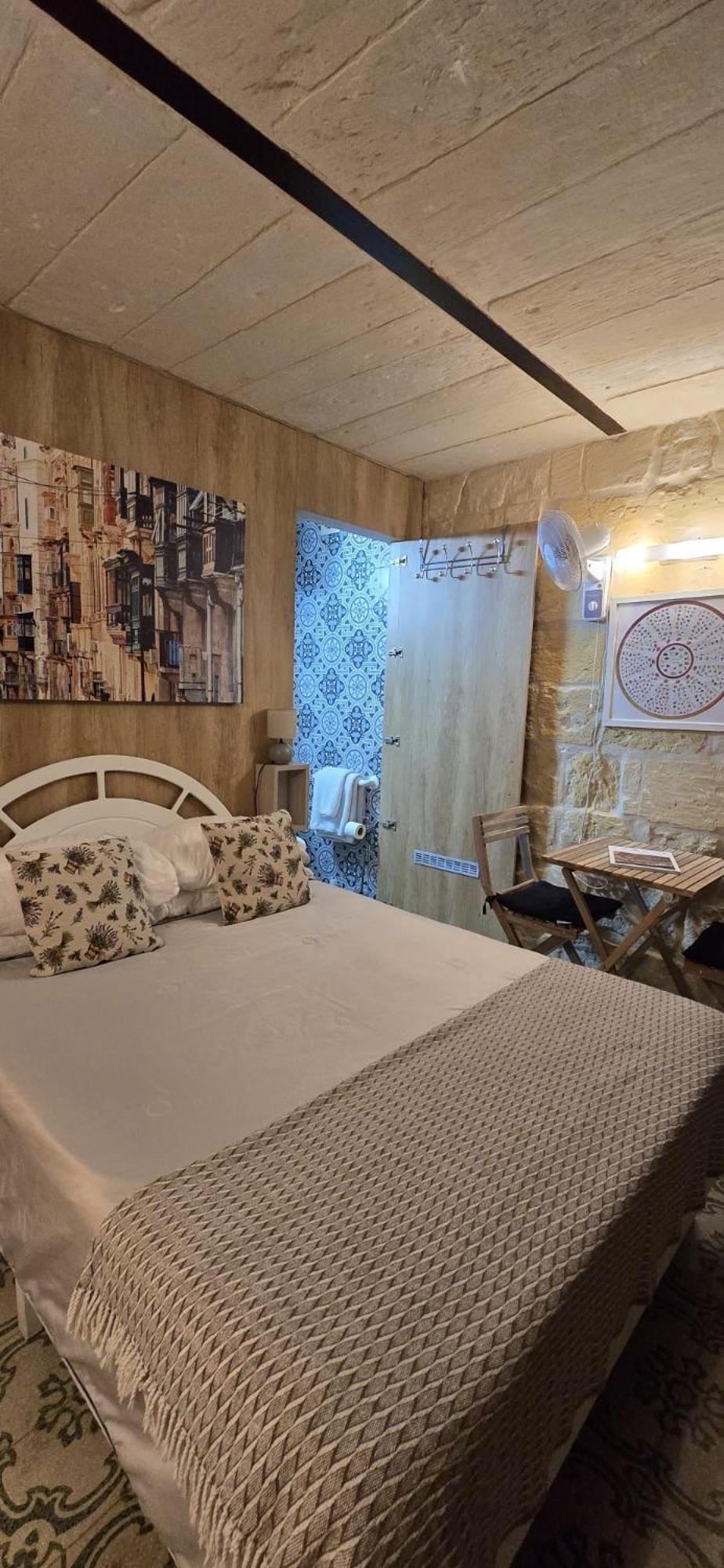 Servants' Quarters Studio Apartment Валетта Экстерьер фото